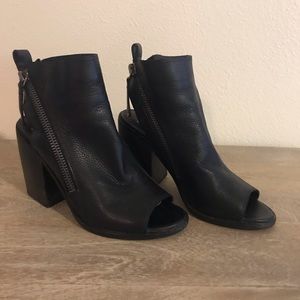 Genuine leather - block, open-toed boots